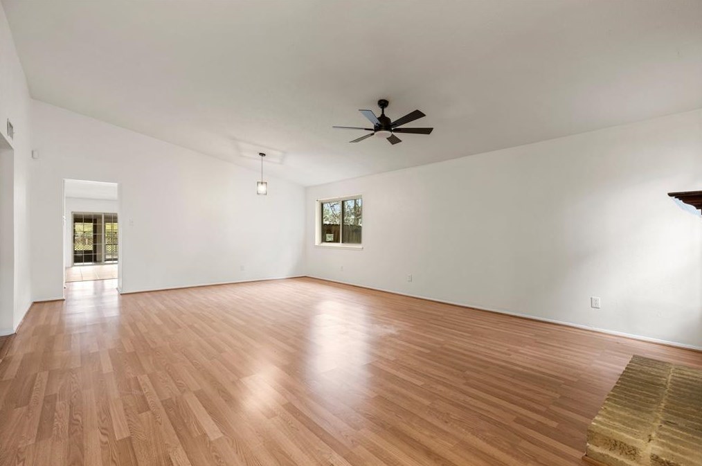 4 Plover Ln, Spring TX  77380-1872 exterior