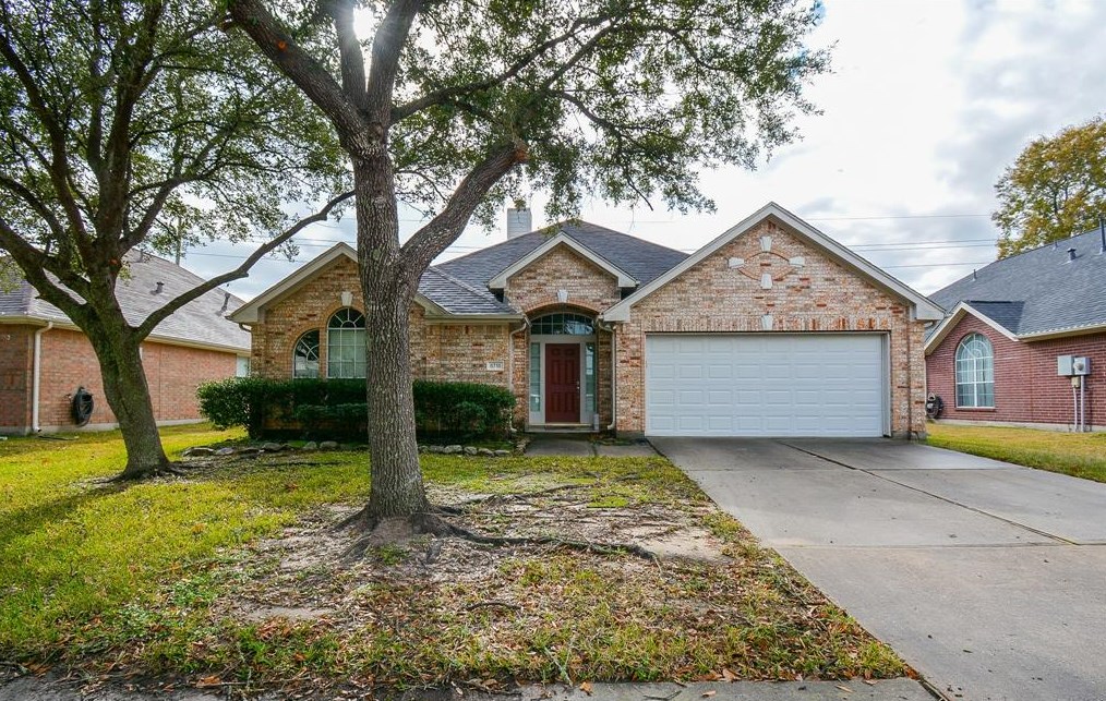 6718 Treeline Dr, Humble, TX 77346