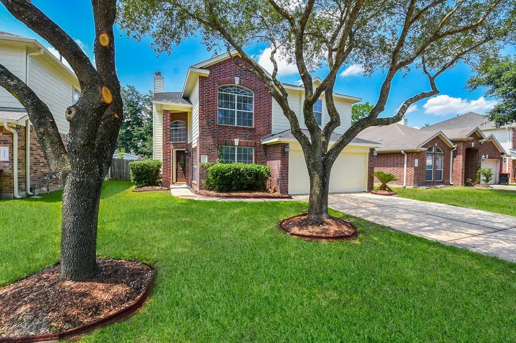 5210 Natasha Run Ln, Houston TX  77066-3371 exterior