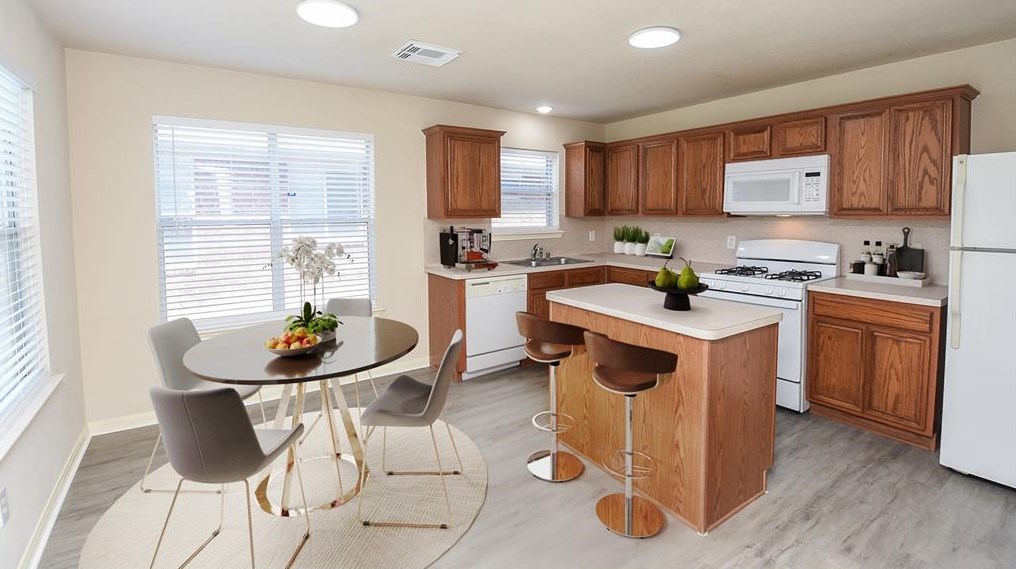 5210 Natasha Run Ln, Houston TX  77066-3371 exterior