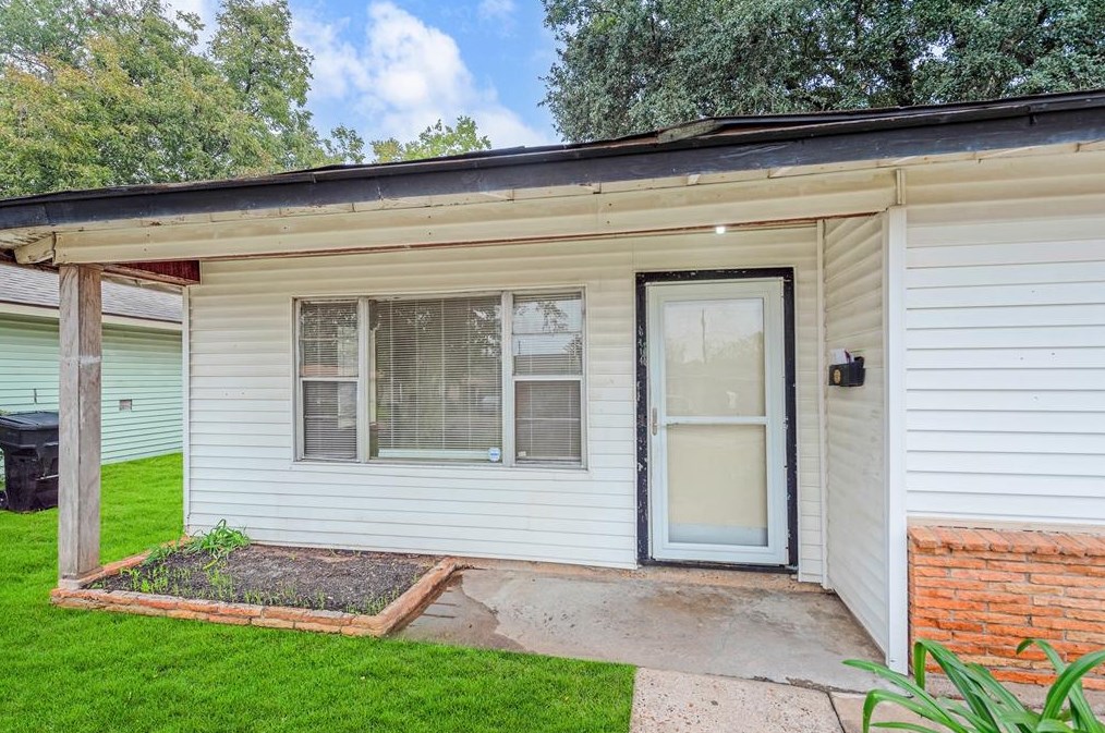 6114 Doulton Dr, Houston, TX 77033