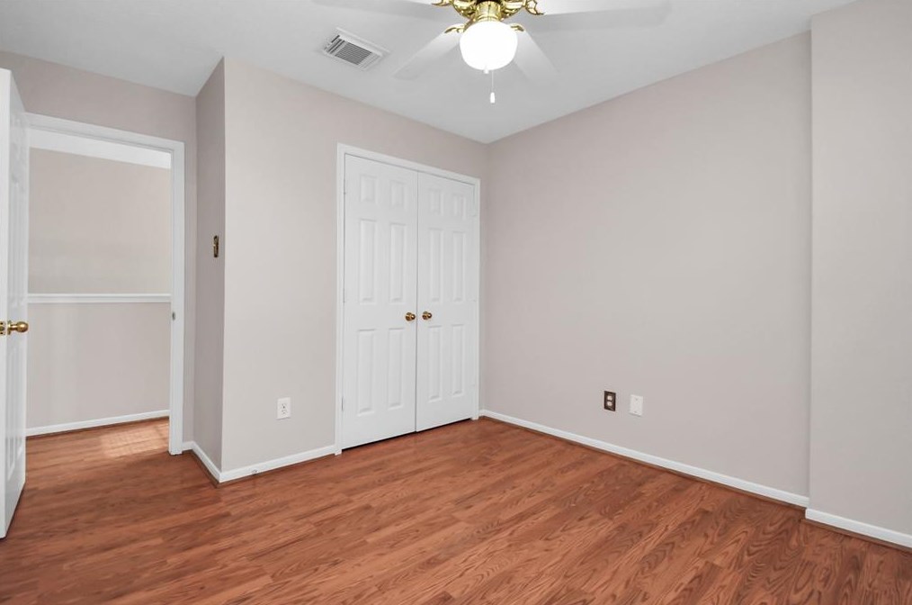 15230 Oak Lake Glen Dr, Sugar Land, TX 77498