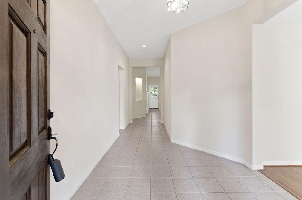 14 Queenscliff Cir, Spring TX  77382-1771 exterior