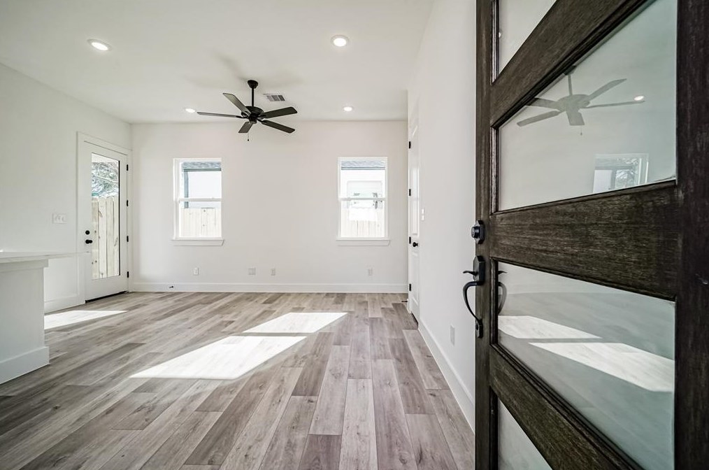 8409 Schneider St, Houston, TX 77093