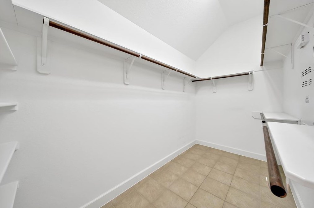 1043 Chamboard Ln, Houston TX  77018-3210 exterior
