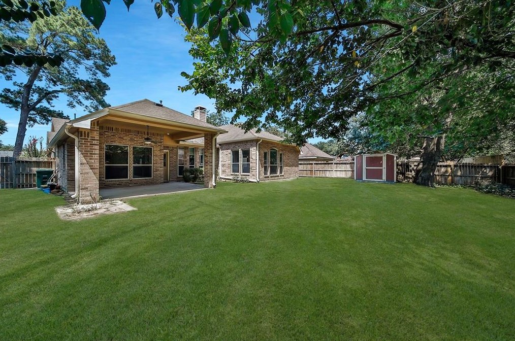1043 Chamboard Ln, Houston TX  77018-3210 exterior