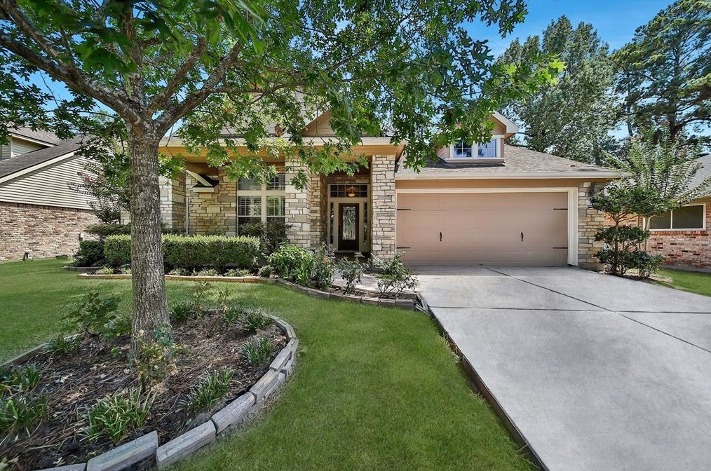 1043 Chamboard Ln, Houston, TX 77018-3210