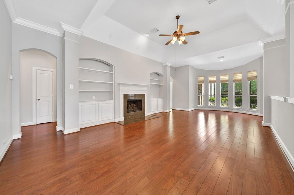 1043 Chamboard Ln, Houston TX  77018-3210 exterior