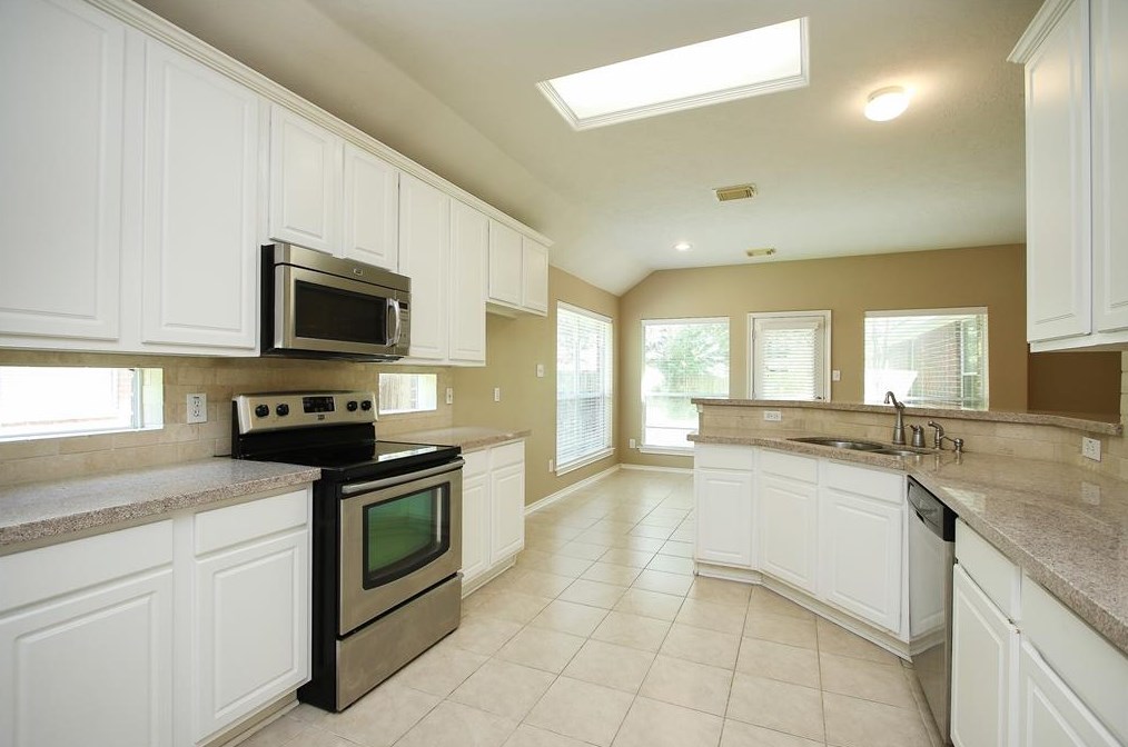 46 Russet Grove Cir, Conroe TX  77384-3859 exterior