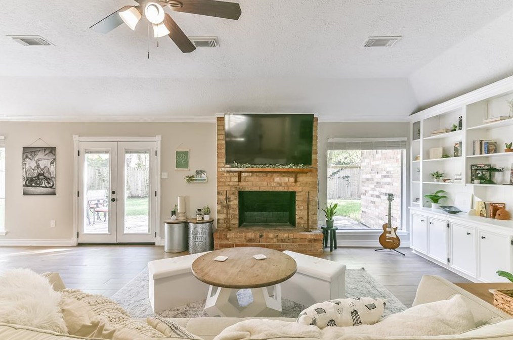 603 S Hyannis Port St, Crosby, TX 77532
