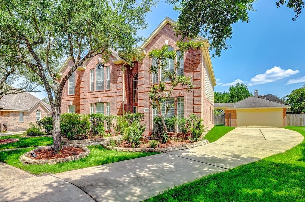 2143 Hill Canyon Ct, Sugar Land, TX 77479