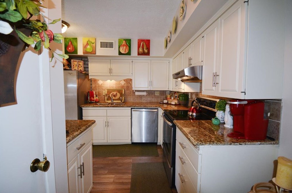 323 E Main St, Brenham, TX 77833
