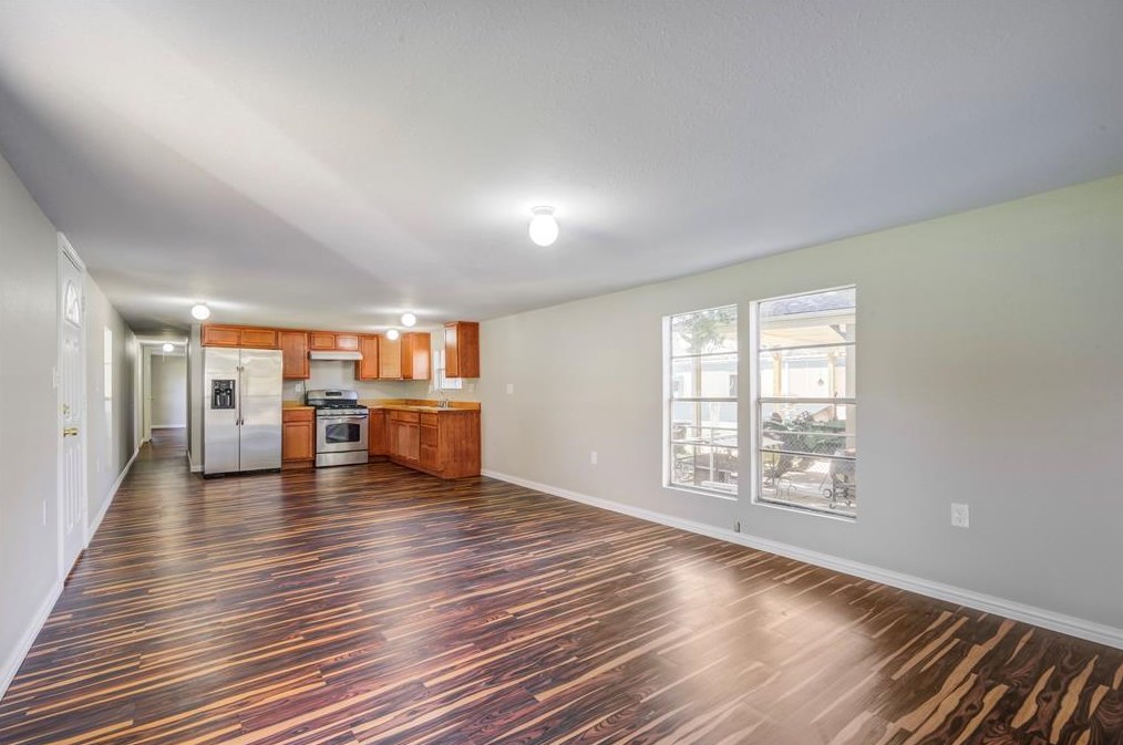 1809 W Sidnor St, Alvin, TX 77511