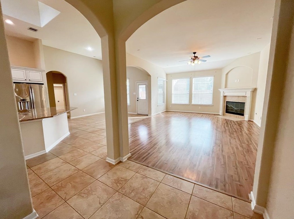 11303 Crestbrook Park Ln, Tomball, TX 77375