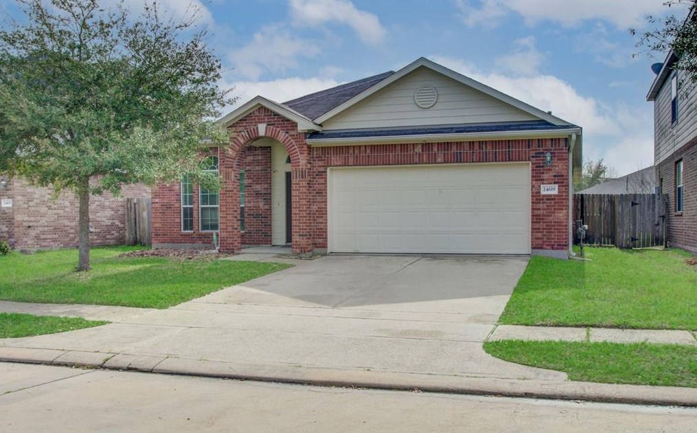 24619 Lakecrest Bend Dr, Katy, TX 77493