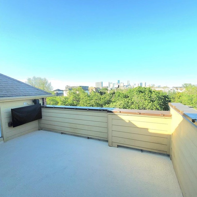 1402 Ruth St, Houston TX  77004-4941 exterior