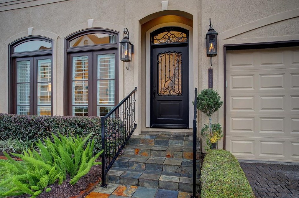 6311 Hermann Lake Dr, Houston, TX 77021-2258