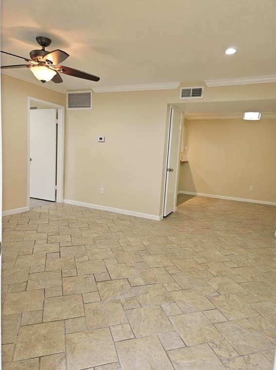 2100 Wilcrest Dr #125, Houston, TX 77042