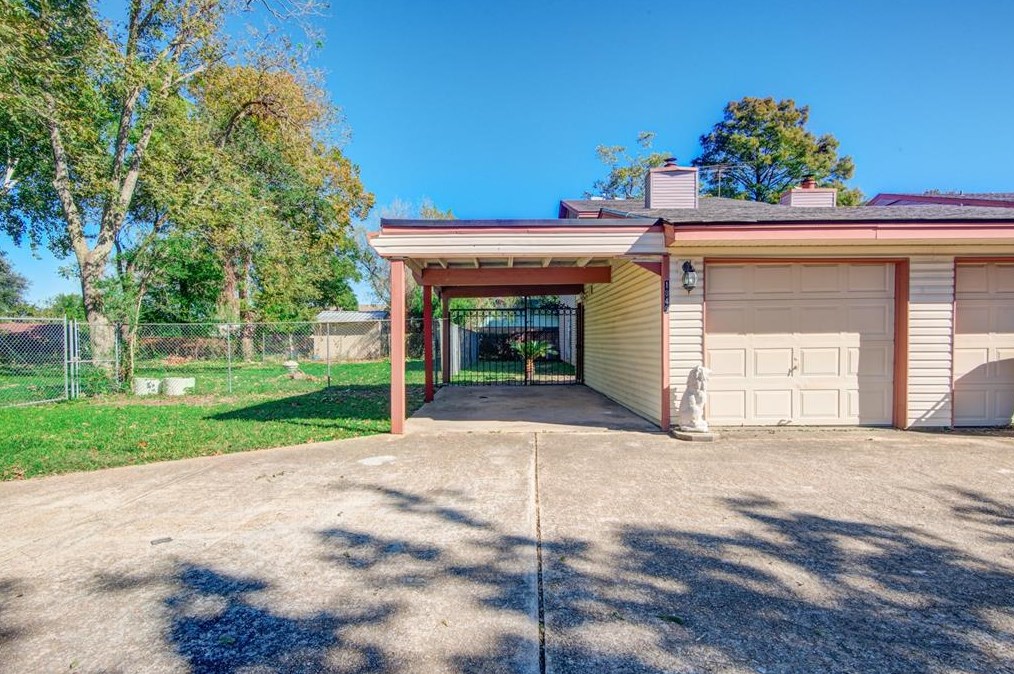 1849 Sherwood Forest St, Houston, TX 77043