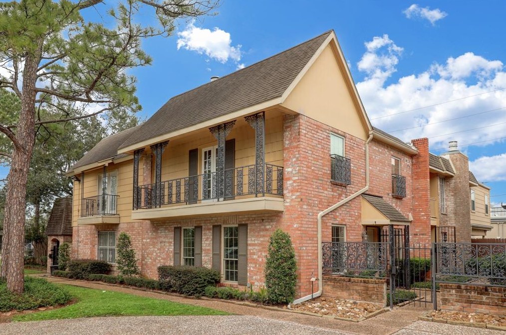 5534 Beverlyhill St, Houston, TX 77056-6836