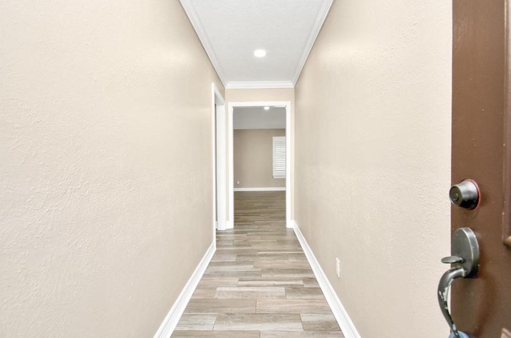 701 Regency Dr, Deer Park, TX 77536