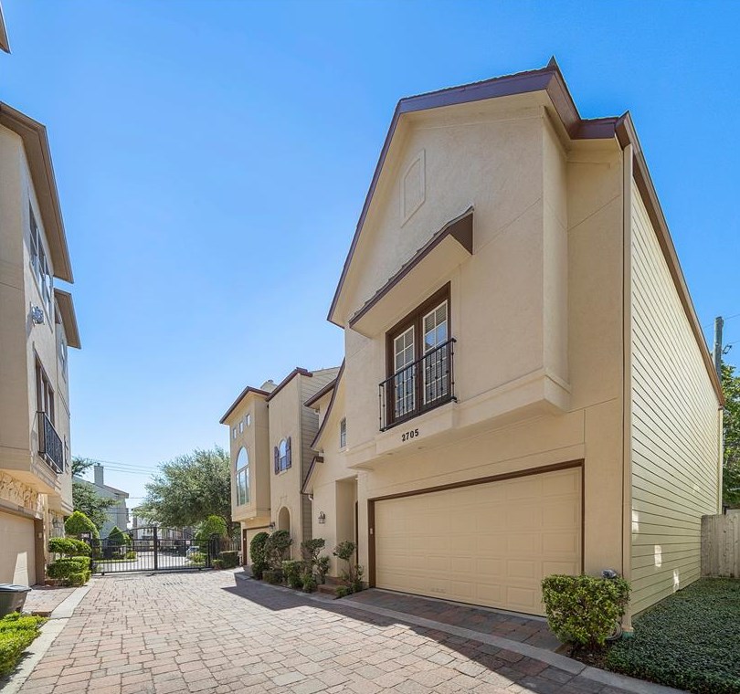 2705 Sherwin St, Houston, TX 77007