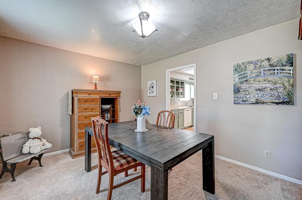 8107 Roebourne Ln, Houston TX  77070-3225 exterior