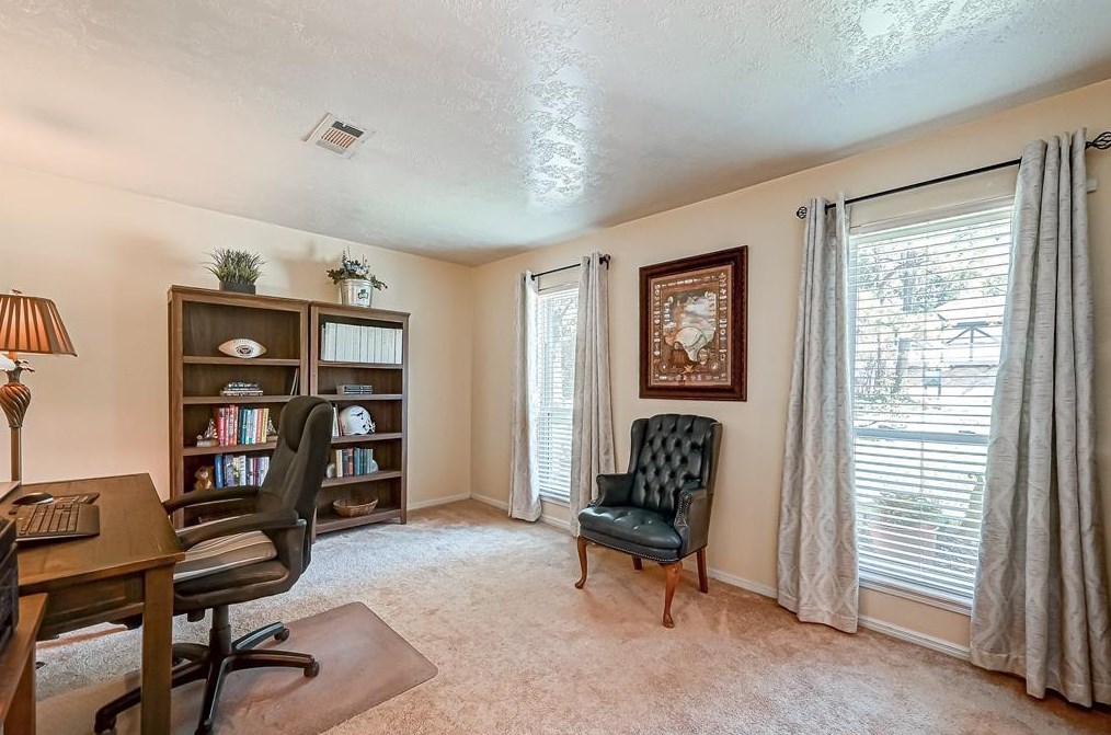 8107 Roebourne Ln, Houston TX  77070-3225 exterior