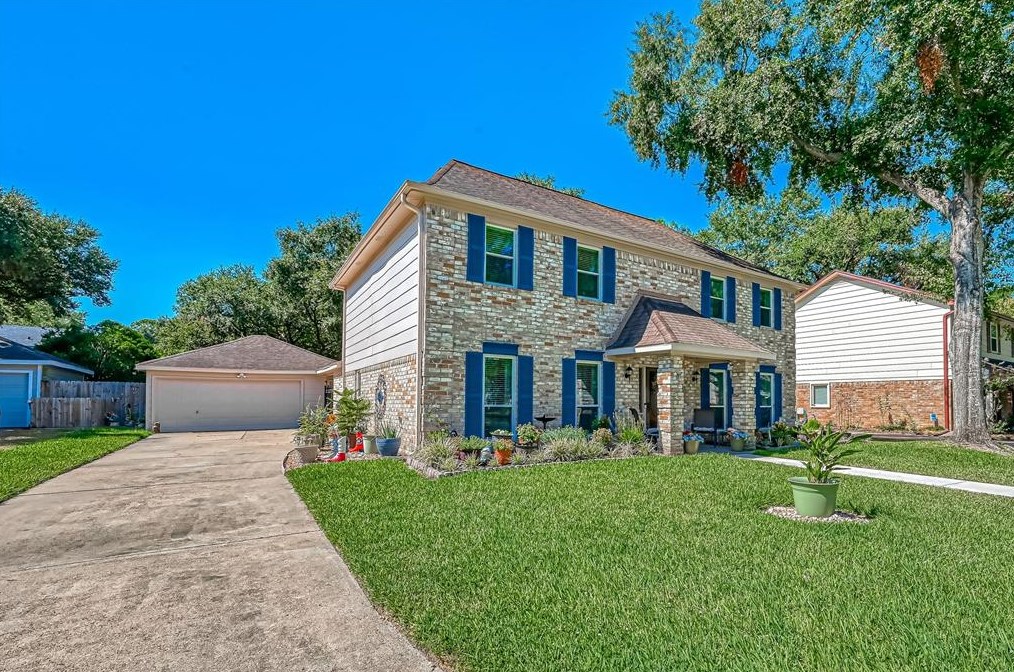 8107 Roebourne Ln, Houston, TX 77070-3225
