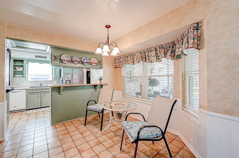 8107 Roebourne Ln, Houston TX  77070-3225 exterior