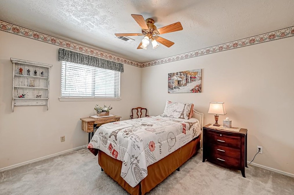 8107 Roebourne Ln, Houston TX  77070-3225 exterior