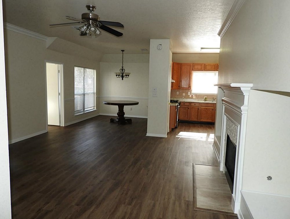 306 Little Oak Ct, Spring, TX 77386-1283