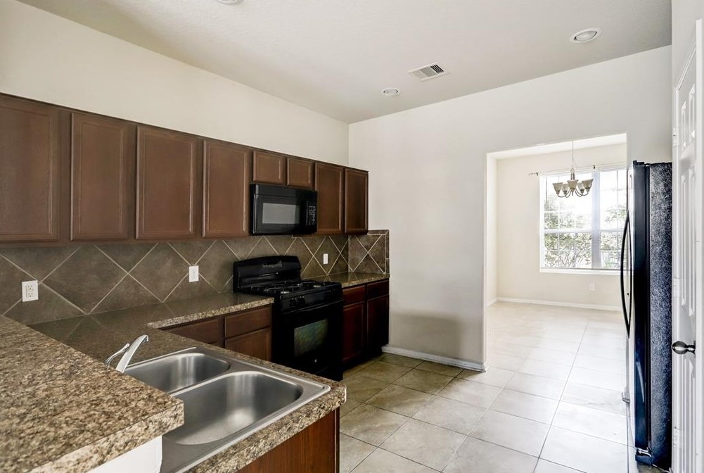 5314 El Tigre Ln, Baytown TX  77521-2655 exterior