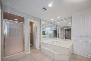 4015 Black Locust Dr, Houston, TX 77088 - Photo 32