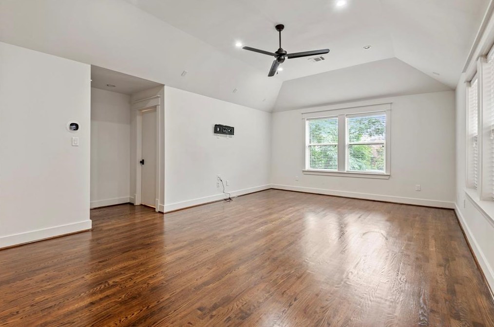 2015 Mason, Houston TX  77006-3118 exterior