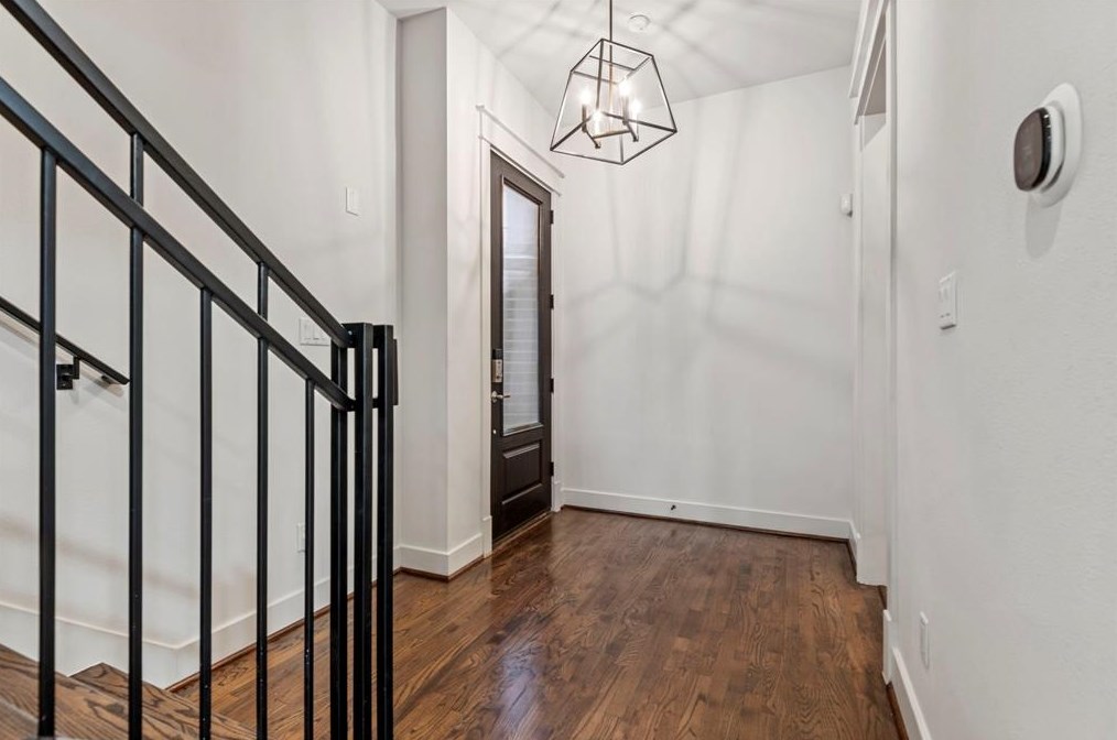 2015 Mason, Houston TX  77006-3118 exterior