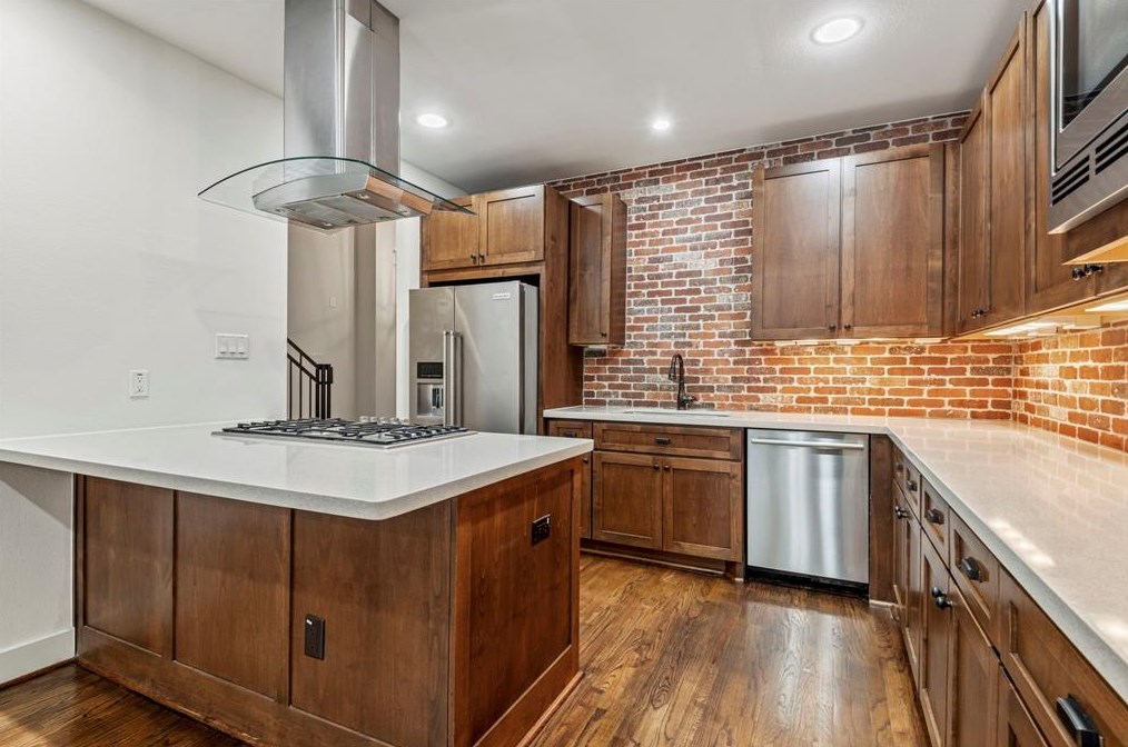 2015 Mason, Houston TX  77006-3118 exterior