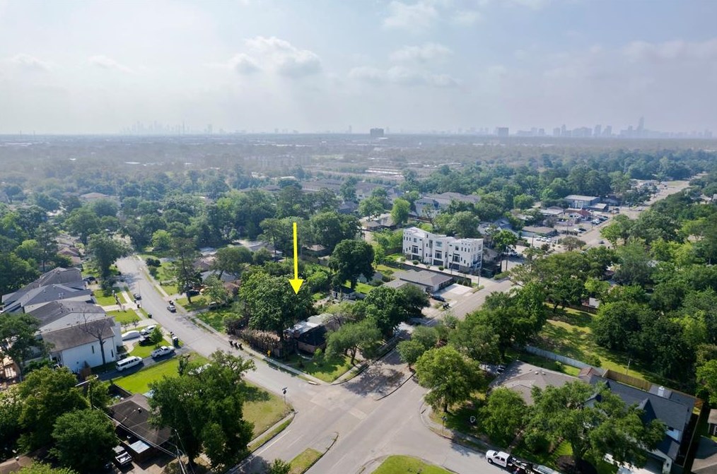 1546 Antoine Dr, Houston TX  77055-5102 exterior