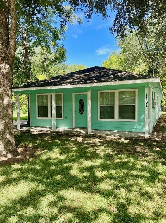 1104 E Walker St, League City, TX 77573