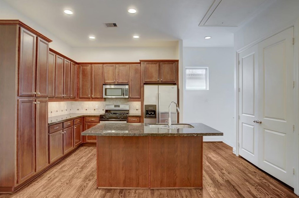 1238 Sampson St, Houston TX  77003-3902 exterior
