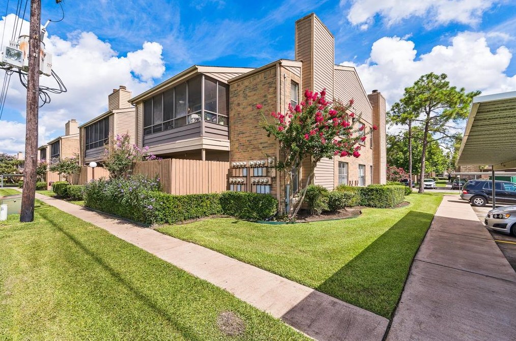 10555 Turtlewood Ct #2010, Houston, TX 77072