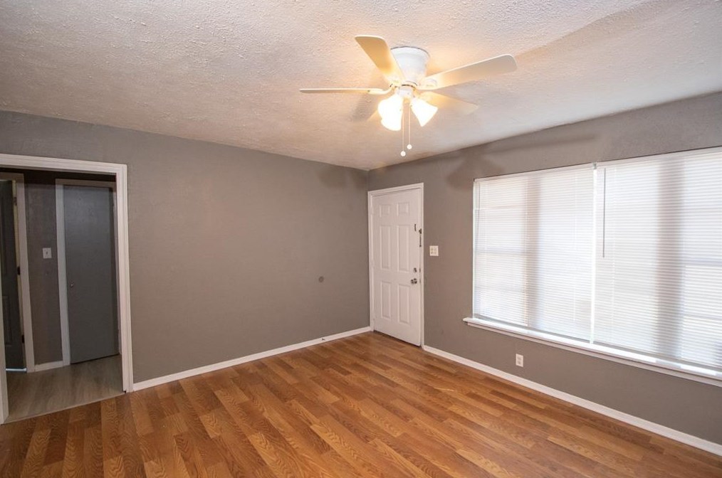 4641 Brinkley St, Houston, TX 77051-2803
