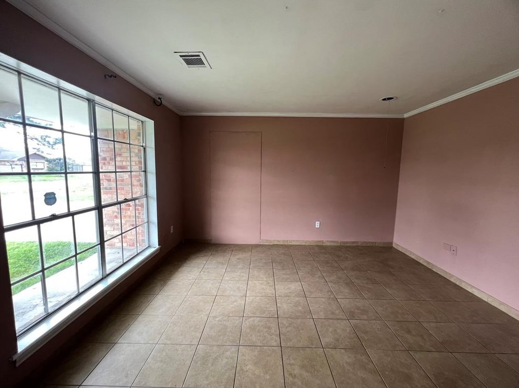 15614 Silver Ridge Dr, Houston, TX 77090