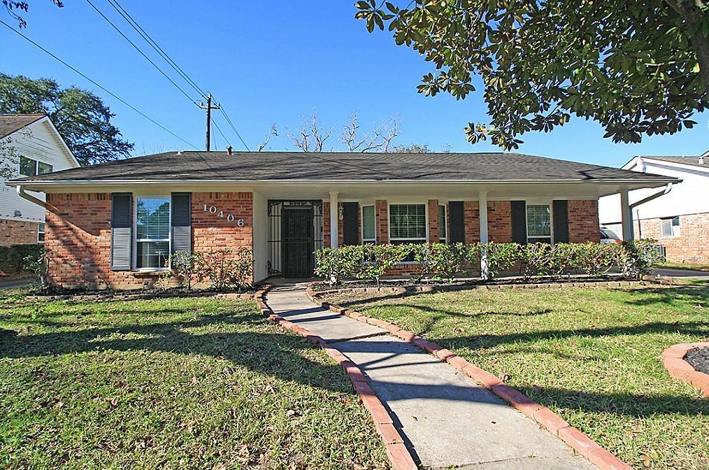 10406 Bob White Dr, Houston, TX 77096