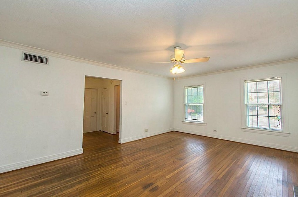 2211 Dorrington St, Houston TX  77030-3209 exterior