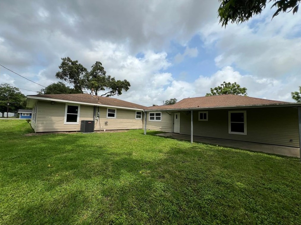 2511 Sinclair St, Pasadena TX 77503-4140 exterior