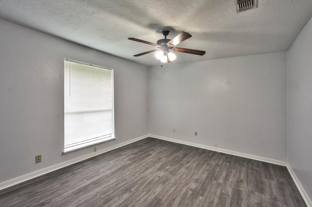 10231 Gulfstream Ln, Sugar Land, TX 77498