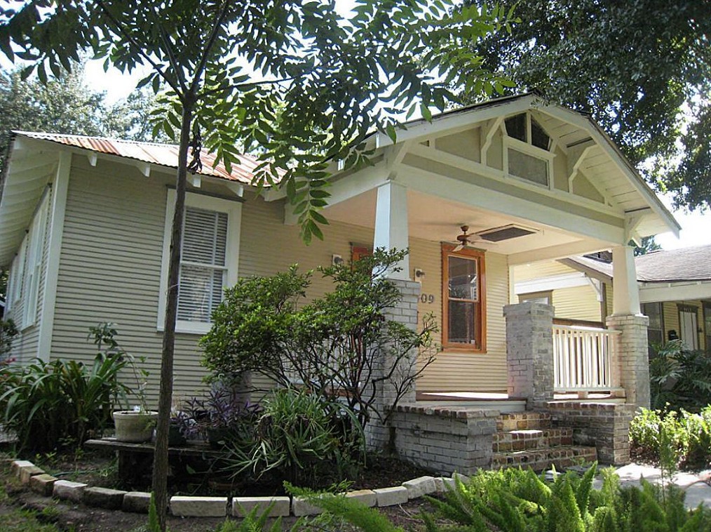 4409 Blossom St, Houston, TX 77007-5534