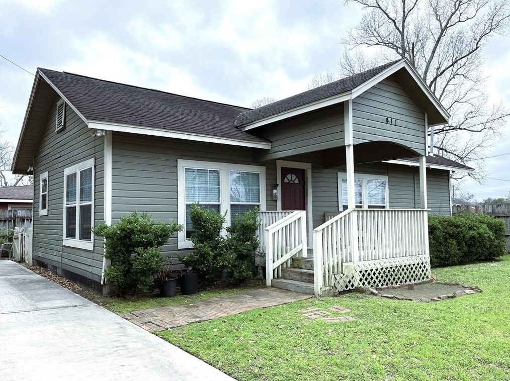 411 Galveston St, Conroe, TX 77301
