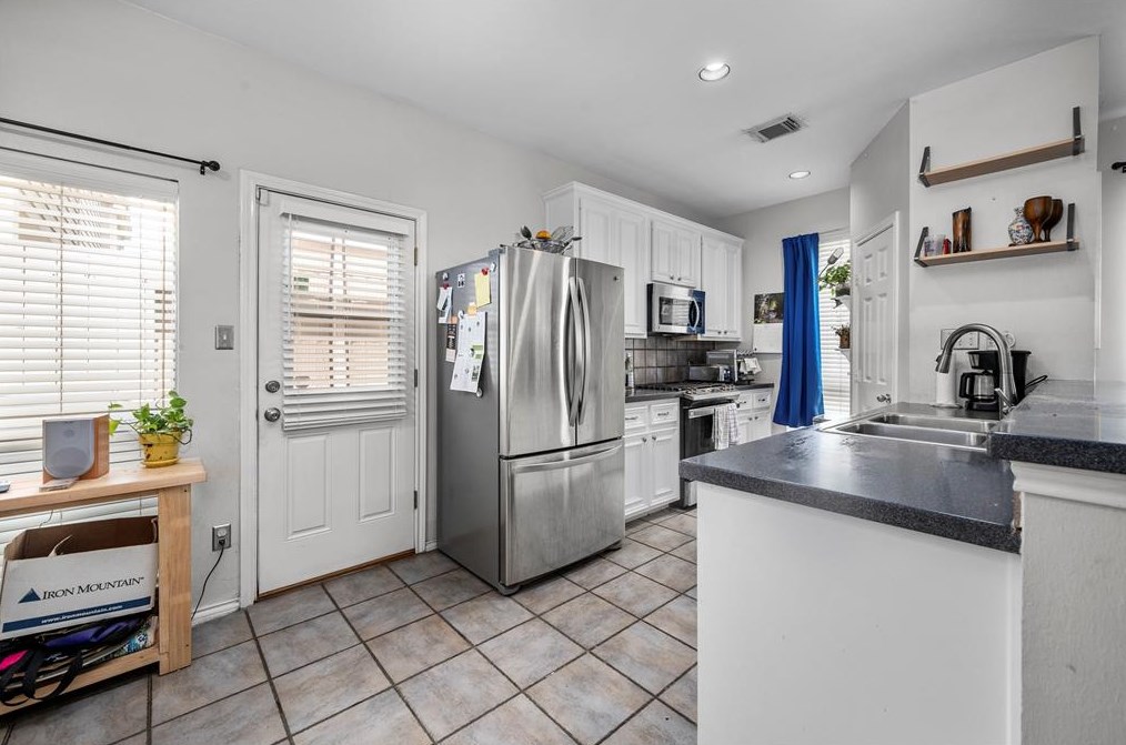 2022 Bailey St, Houston TX  77019-4543 exterior